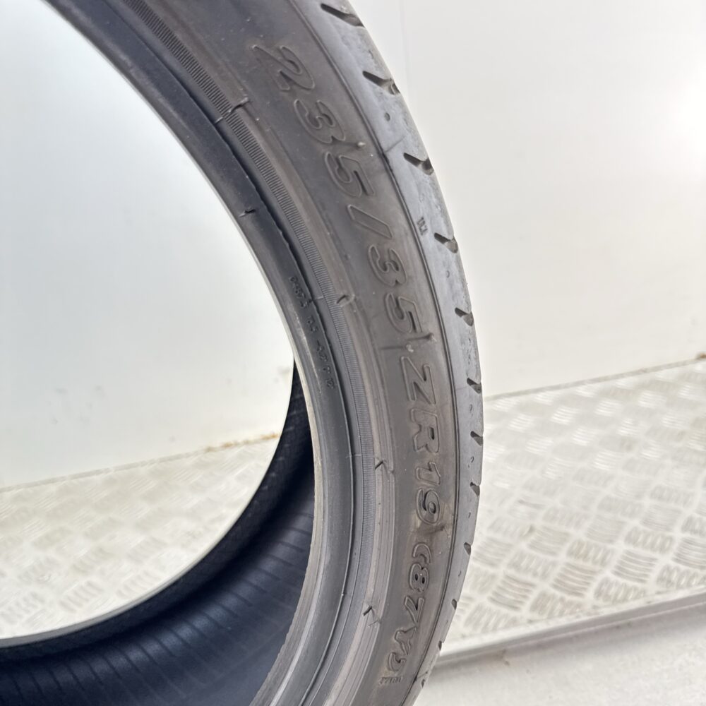 Pneumatico Usato 235 35 ZR19 87Y Pirelli P Zero Estivo | Gomme Usate | PrimaGomme.it Pneumatico usato 235 35 ZR19 Pirelli P Zero - foto 2