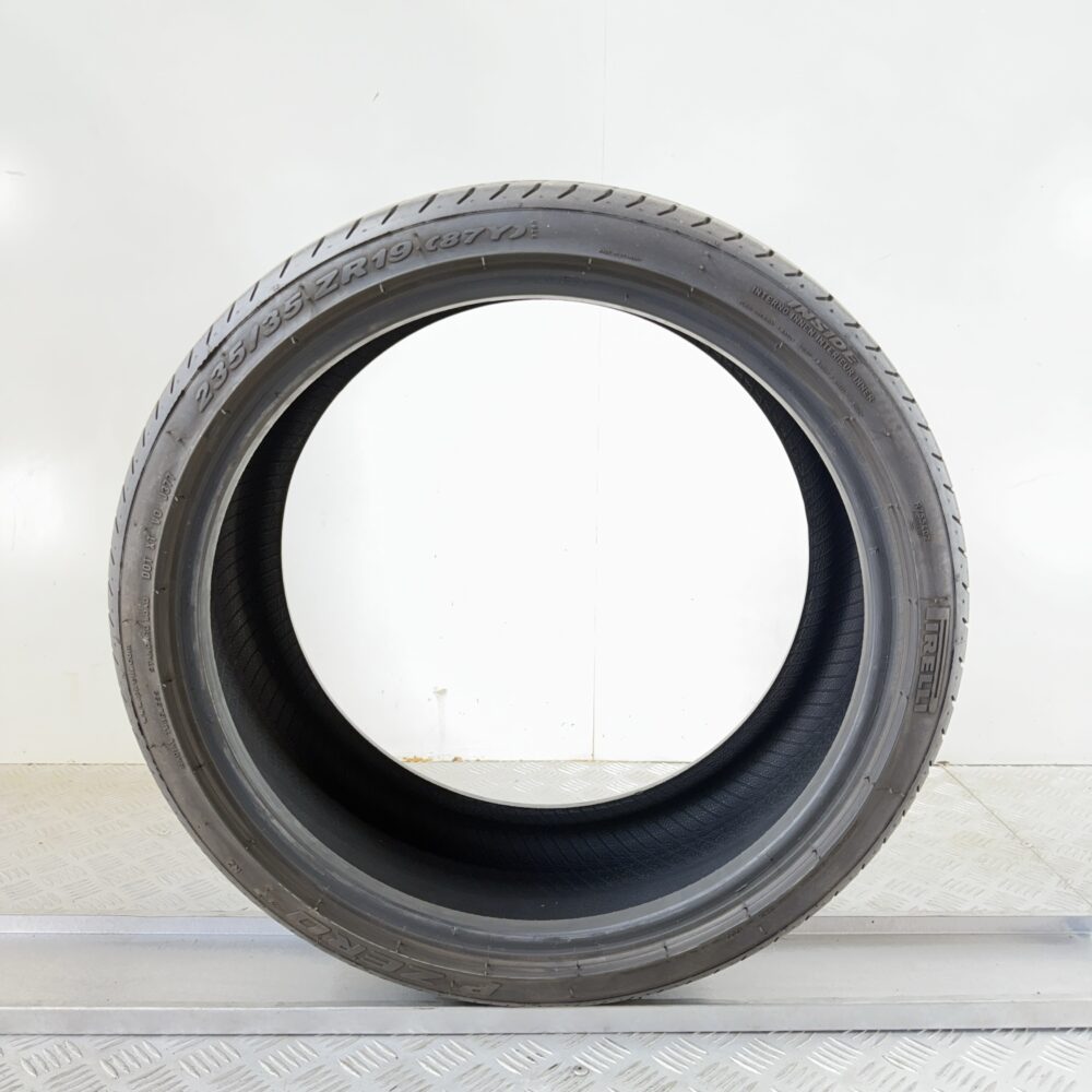 Pneumatico Usato 235 35 ZR19 87Y Pirelli P Zero Estivo | Gomme Usate | PrimaGomme.it Pneumatico usato 235 35 ZR19 Pirelli P Zero