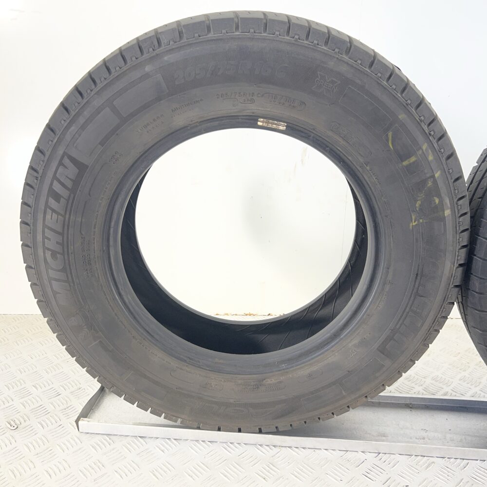Gomme Usate 205 75 R16C 110/108R Michelin Agilis 96% Estive | Gomme Usate | PrimaGomme.it Gomme Usate 205 75 R16C 110/108R Michelin Agilis 96% Estive - immagine 10