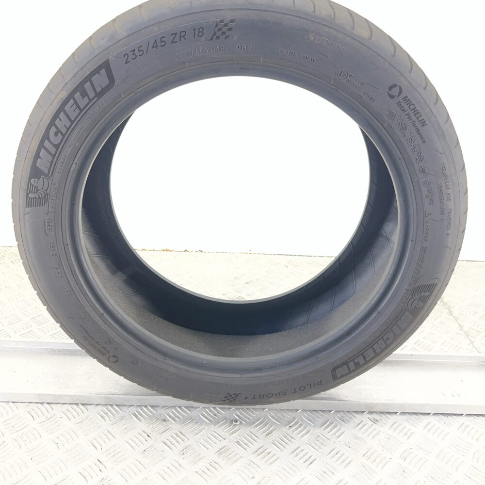 Pneumatico Usato 235 45 ZR18 98Y Michelin Pilot Sport 4 Estivo | Gomme Usate | PrimaGomme.it Pneumatico usato 235 45 ZR18 Michelin Pilot Sport 4 - foto 2