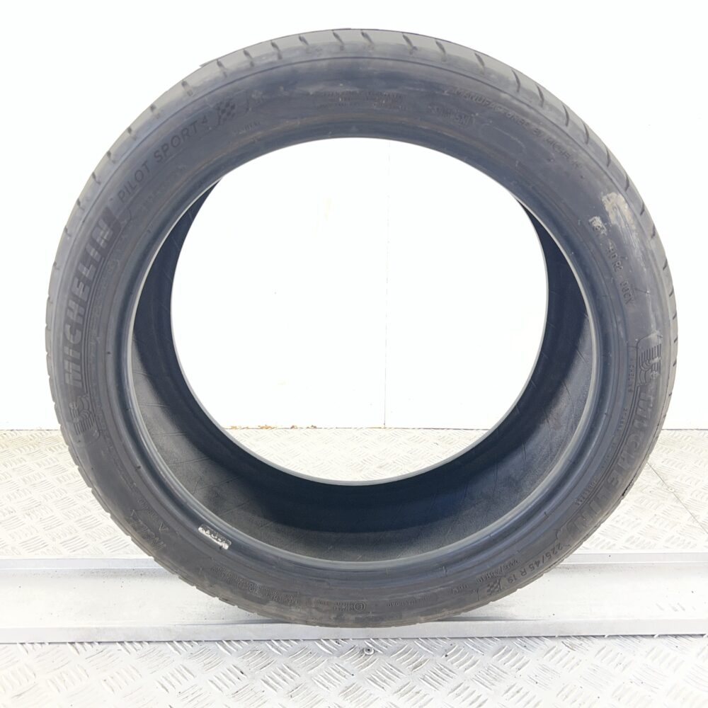Gomma Usata 225 45 R19 96W Michelin Pilot Sport 4 68% Estiva | Gomme Usate | PrimaGomme.it Gomma Usata 225 45 R19 96W Michelin Pilot Sport 4 68% Estiva - immagine 8