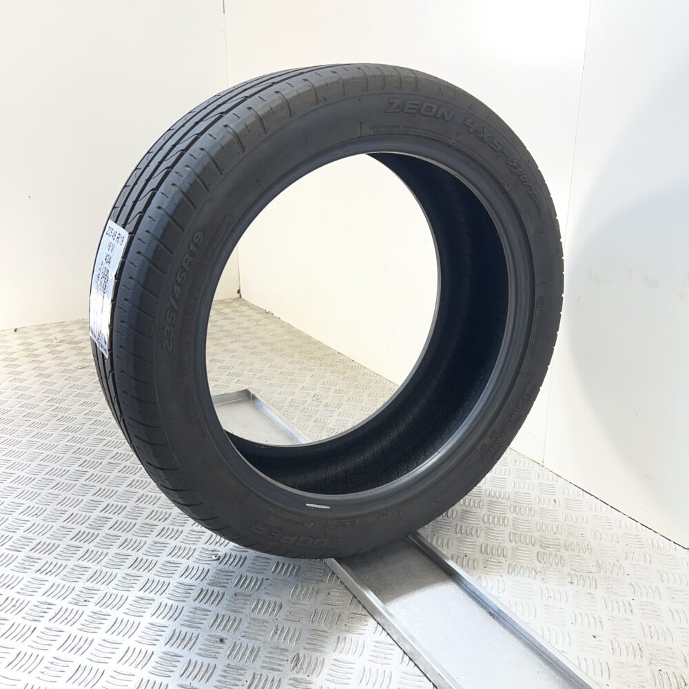 Pneumatico Usato 235 45 R19 99V COOPER Zeon 4XS Sport 79% Estivo | Gomme Usate | PrimaGomme.it Pneumatico usato 235 45 R19 COOPER Zeon 4XS Sport - foto 2