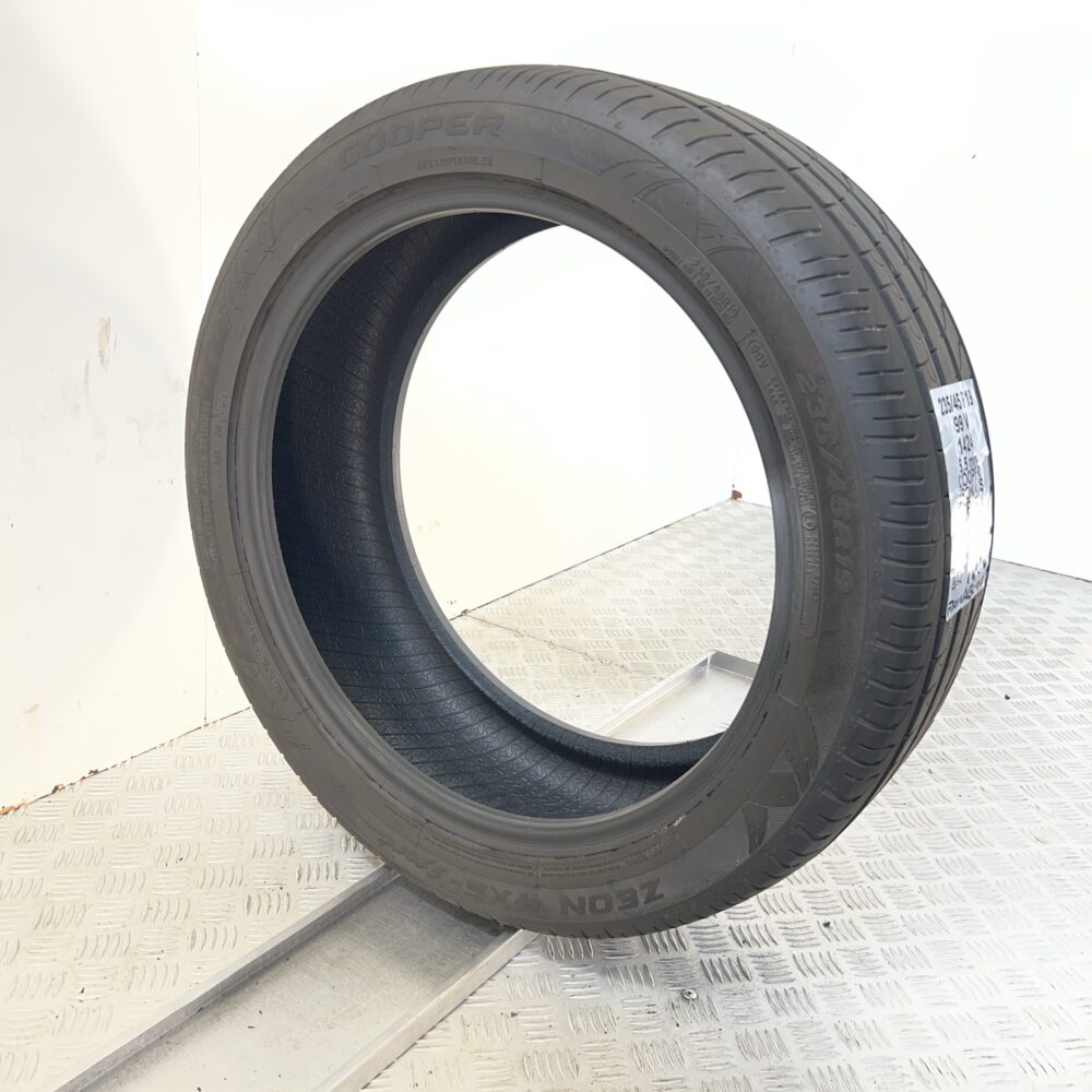 Pneumatico Usato 235 45 R19 99V COOPER Zeon 4XS Sport 79% Estivo | Gomme Usate | PrimaGomme.it Pneumatico usato 235 45 R19 COOPER Zeon 4XS Sport