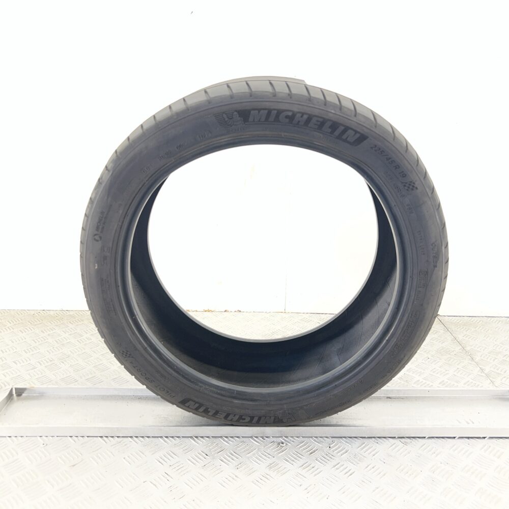 Gomma Usata 225 45 R19 96W Michelin Pilot Sport 4 68% Estiva | Gomme Usate | PrimaGomme.it Gomma Usata 225 45 R19 96W Michelin Pilot Sport 4 68% Estiva - immagine 4