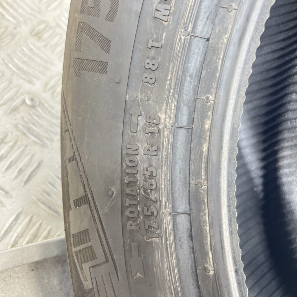 Pneumatico Usato 175 65 R15 88T Continental AllSeason Contact 94% 4 Stagioni | Gomme Usate | PrimaGomme.it Pneumatico usato 175 65 R15 Continental AllSeason Contact - foto 3